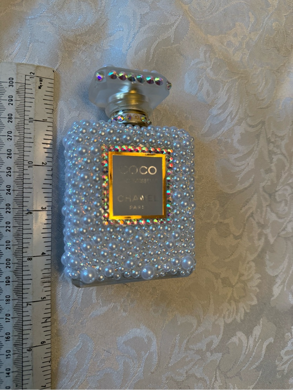 Coco CHANEL Pearl & Crystal Embellished Decorative Piece in White and Gold-empty - Picture 14 of 14